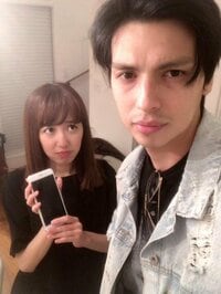 アレク、妻・川崎希のiPhoneがバリバリに割れ「だから 気をつけろ!!って言ったじゃん」