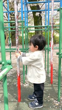 矢口真里『目の離せない息子と公園へ☆』