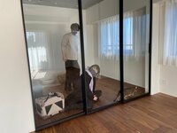 桃『新居を散策するラピまろ』