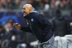 CLでも勢い止まらず！　ナポリ指揮官、今季躍進の秘訣は「最高のカルチョだと言われるが…」