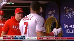 エンゼルス新鋭・アデルの特大ホームランにトラウトも歓喜！笑顔で"肩ポンポン"に「トラ兄の祝福だ～」「来年が楽しみ」