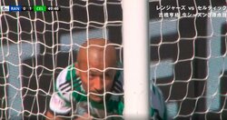 前田ミサイル発射！弾丸級猛スピードで体ごとゴールネットに突き刺さる！ こぼれ球に詰めるもわずかに合わず「頭がゴール」