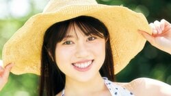 “THE 逸材”加藤玲菜、初グラビアが大反響で『ヤンマガ』表紙に最速抜擢 写真集も5月14日に発売決定