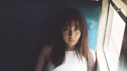 上白石萌歌、これまでメディアに見せなかった“素”の姿 25歳記念写真集が5月下旬発売