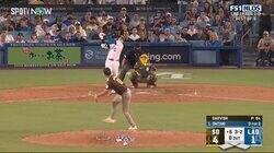 大谷翔平vsダルビッシュ"夢の日本人対決"はダル「完勝」…圧巻の投球術で大谷を"超ボテボテ"ピッチャーゴロに打ち取った瞬間