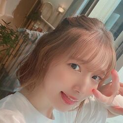 「可愛い！！あざとい！！好き！！」声優・内田真礼、「あざとさMAX」の舌チラショットが大好評