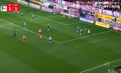 「キレキレだ」堂安律、ブンデス最強チーム相手に輝きを放つ！ 鋭いタックル→高速シザース→正確クロスの一部始終に「最高」「完全に乗ってる」などファン熱狂