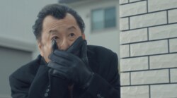 「やはり不倫？昼顔不倫！？」春田(田中圭)のキス現場を目撃した家政婦・武蔵(吉田鋼太郎)、隣家への潜入を決意『おっさんずラブ-リターンズ-』