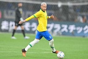 ネイマールとヴィニシウスが同じ森保Ｊ戦士から股抜きを決める！華麗なシーンにブラジルサポがまさかの批判「ゴールになるわけじゃない」「日本人を相手に…」