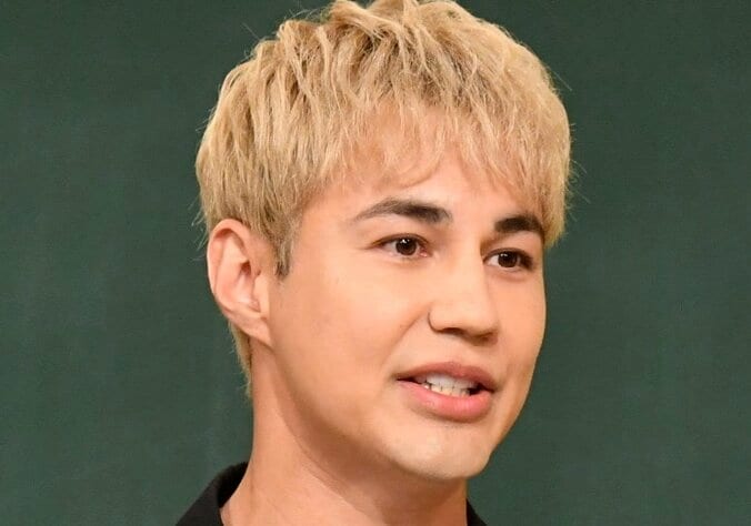 【写真・画像】”ベストファーザー賞”人気俳優、ヤンキー時代のパンチパーマ姿を公開「中2で退学処分に」　1枚目