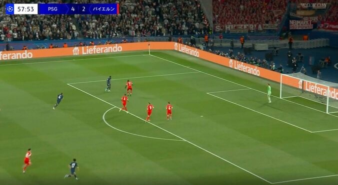 何が起きた…？ 仏代表FWデンベレ、衝撃ゴラッソで“異変”「エグい」「マンガかよ！」GKが動けない…高速カットイン→股抜きショットにファン騒然 2枚目