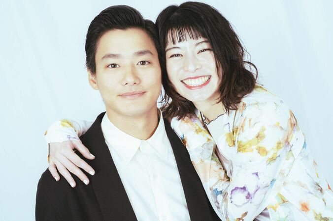 野村周平＆さとうほなみ、“夫婦”としての相性の良さに自信「飲むお酒の種類もつまみも合う」『私たち結婚しました』 1枚目