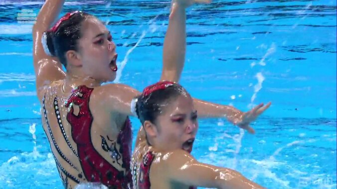 「悔しい気持ちでいっぱい」女子デュエット小林・佐藤コンビ、アクロ失敗で大幅減点、メダルを逃す「落ち着きがないままリフトに入ってしまった」 3枚目