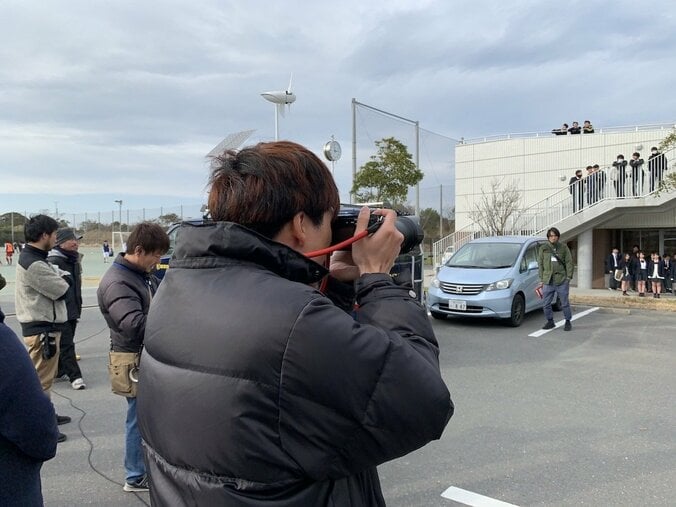 『弱虫ペダル』鳴子の誕生日を記念し坂東龍汰のオフショット映像＆写真を独占解禁！伊藤健太郎からいじられる姿も 3枚目