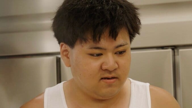 【写真・画像】13年ひきこもりの22歳“幼卒”男性が意外な特技披露「手際いい」「料理長みたい」　1枚目