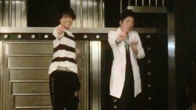 木村拓哉とTAKAHIROが恋ダンス？　ノリノリ動画を公開 1枚目