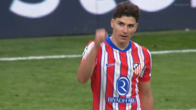 【映像】アルバレスのPKが軸足スリップで“2度蹴り”判定された瞬間