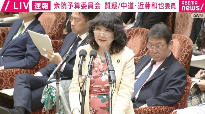 【写真・画像】片山大臣に「おかしいだろ！」「何か用があるの？」とヤジ…中道議員が「予算についての一般質疑で財務大臣が出るのは当然じゃないですか？」と迫り国会騒然　1枚目