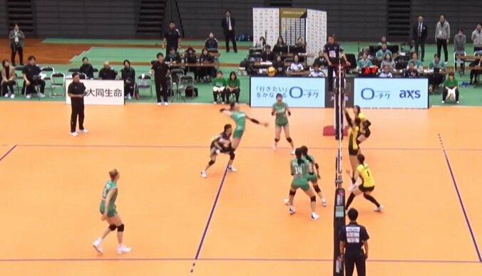 美しすぎる“超エビ反り”バックアタック