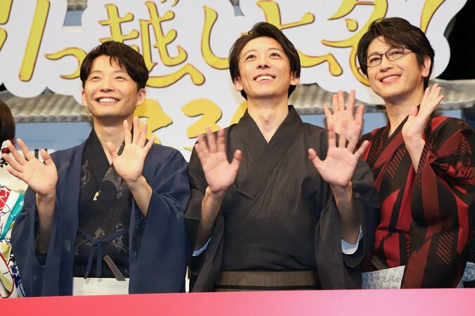 星野源&高橋一生&及川光博、“ホワイトアスパラガス”トリオ結成？肩寄せ合う姿にファン歓喜 13枚目
