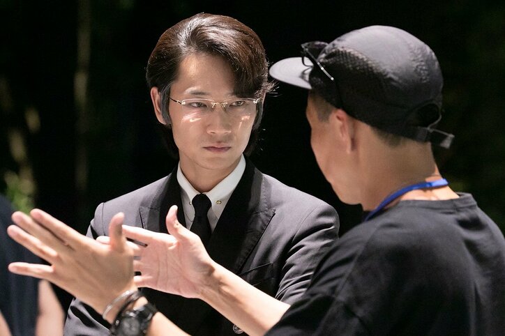綾野剛「男として見てくれた」と小林薫に感謝 ドラマ『ハゲタカ』がクランクアップ