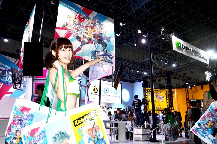 TGS、今年も開幕！CAグループブースには、新作タイトルのコスプレコンパニオンも