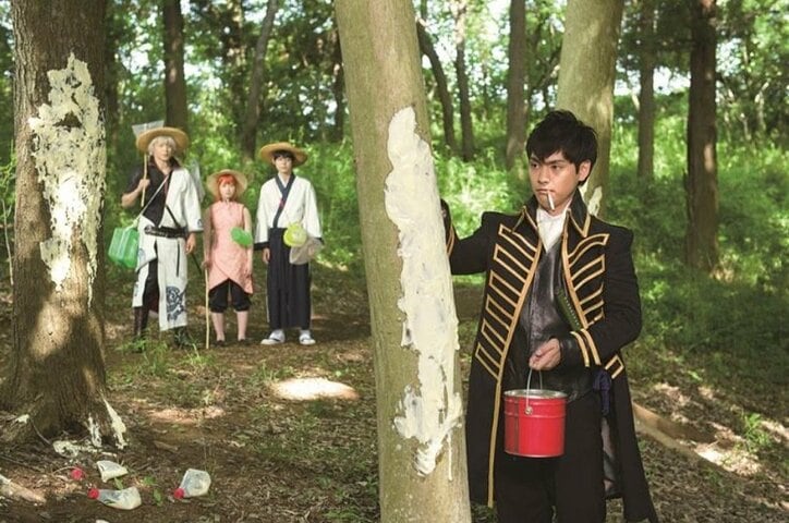 実写映画『銀魂』ビジュアルブックが7月14日に発売 小栗旬はじめ豪華キャストのオフショット満載