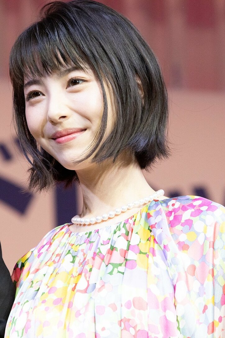 浜辺美波、バレンタインの予定を聞かれ「ウフフ。父と祖父にチョコをあげたいです」