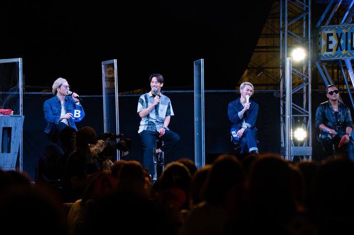 三代目JSB、10周年の思い出写真続々！イケイケな岩田剛典に「死ぬほど恥ずかしい！」と大照れ