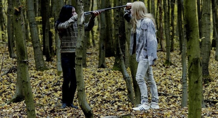 教会連続放火から殺害事件へ…ブラックメタルバンド「メイへム」の血塗られた青春映画『ロード・オブ・カオス』予告映像