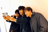 小林直己、『シブザイル』で佐藤大樹＆陣との3ショット 「3人とも可愛すぎ！」とファン歓喜