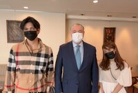 アレクサンダー『大使館へ』