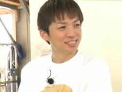 河井ゆずる、既婚者の女性タレントと密着…紳士的な振る舞いにかまいたちがツッコミ「人妻の方がいくからな、アイツは」