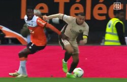 「ゲームより凄え！」エンバペの“宇宙人ドリブル”が世界中で大バズり！ 高速タッチから股抜き→完璧アシストの一部始終にファン驚愕「こんなの見たことない」「クレイジーだ」