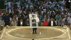 「おいおいおい！」豊昇龍、休場アナウンスに館内騒然も…心無いヤジに「さすがにヒドイ」「無理しすぎた」「とりあえず怪我治して」困惑と励ましの声