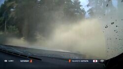 「勝田が乗り上げてしまった」ゴールまで“あと2コーナー”の劇的アクシデント…GRヤリスの痛恨スタックに「どうして助けないの？」