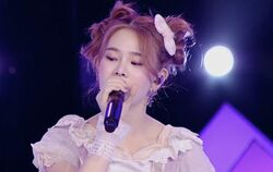 驚異的な歌唱力に「何が起こったのかわからない！」タイ出身の練習生、14歳の時に自作した亡くなった友人のためのバラードに審査員が震え上がる