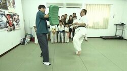 目と脚が不自由になった70歳の空手師範「もう一度ハイキックをしたい」目標は身長186センチの探偵“顔面”…成功なるか？