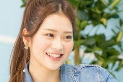 カリスマギャルモデル・やしろなな、大胆スリット入りワンピで合コン登場！ ヒロミも絶賛「可愛いね」