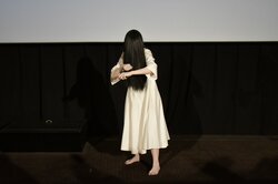 「私がいないからって呪っちゃダメ」池田エライザが風疹で欠席　貞子、一人でイベント登壇