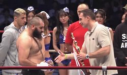 「やばい顔のラウガw」ラウンドガール、表情を“激変”の決定的瞬間にツッコミ殺到 「やっちまった感すごいよ～涙」本人は自身のSNSで釈明も