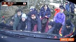 「押してくれ！押してくれ！」日本人ドライバーが痛恨スタック→忽然と現れた観客の“神対応”でコース復帰 世界最速ラリーで起きた“伝統の光景”が話題