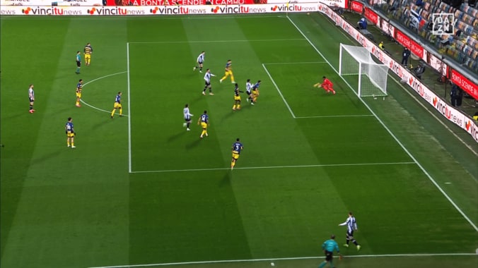 201cm巨人が激昂！ 鈴木彩艶の“超反応セーブ”にファン大興奮「宝石だ」「日本代表も10年安泰」「バケモノやん」絶体絶命の１対１で強烈弾シャットアウトの瞬間 4枚目