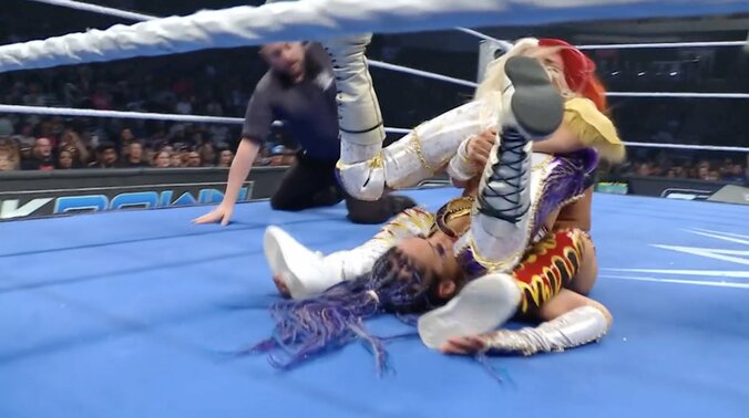 前屈みの状態から飛び乗って半回転