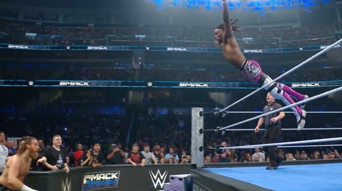 とてつもない高さからダイブを決行