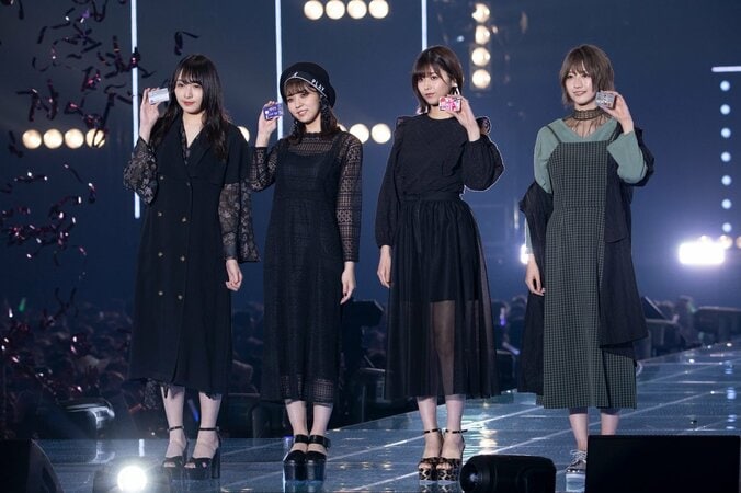 渡邉理佐の”あっかんべー”に大歓声！ 欅坂46が『TGC』ランウェイ歩く 11枚目