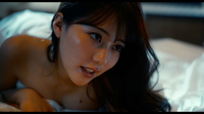 【写真・画像】元国民的アイドル、成宮寛貴相手にハードな濡れ場を披露！荒々しく髪の毛を振り乱し「もっとあなたのことを知りたい」　1枚目