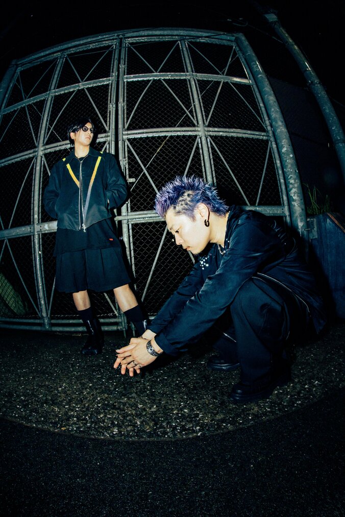 ラッパーJUBEEとプロデューサーYohji IgarashiによるコラボEP『electrohigh』のツアーファイナルが10/27(金) clubasiaで開催。 1枚目