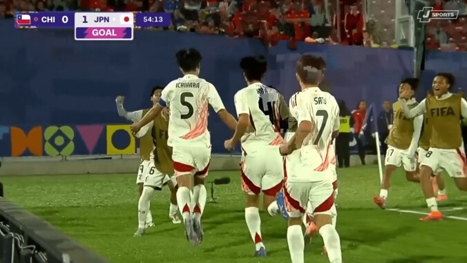 信じられない！ 日本代表キャプテンが“ど真ん中チップキック”の衝撃PK「強心臓すぎる」「もうセルヒオ・ラモスなのよ」市原吏音が大ブーイングを吹き飛ばす【U-20W杯】 4枚目