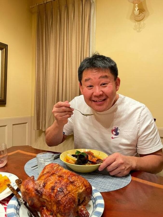  花田虎上、全品『コストコ』の商品を使用した夕食「妻のお勧めらしいです」  1枚目